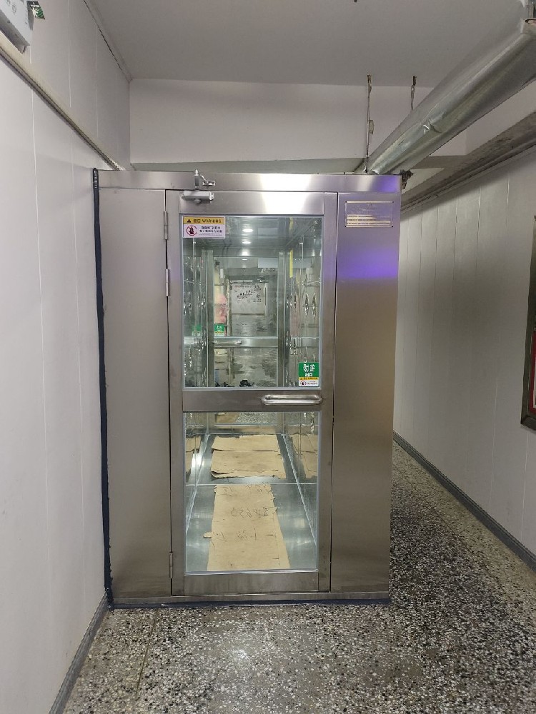 臨沂鮮果之味電子商務(wù)有限公司風(fēng)淋室安裝實(shí)拍